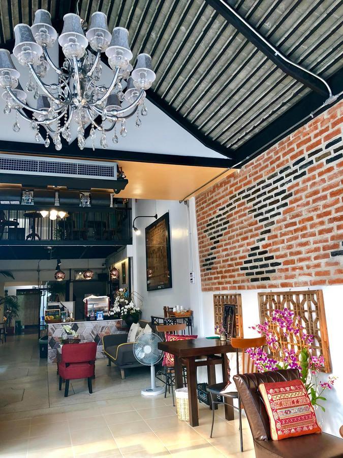 Hp House Cafe' Hotel Chiang Mai Ngoại thất bức ảnh